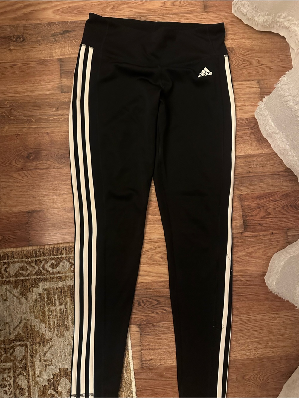 adidas Black Sweatpants skinny with White Triple Stripes a Y2K